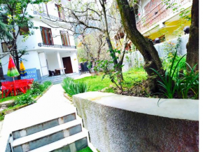 Shashwat homestay with garden view